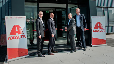 Opening Axalta’s expanded European Technology Centre in Wuppertal, Germany are (from left to right) Robert K. Roop, Axalta Vice President of Refinish Technology, and Head of Technology Europe, Middle East and Africa; Barry Snyder, Axalta Senior Vice President and Chief Technology Officer; Charles Shaver, Axalta Chairman and CEO; and Matthias Schönberg, Axalta Vice President, and President Europe, Middle East and Africa.